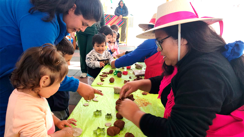 Los jardines infantiles que participaron fueron: Quri Mayiri, Purum Naira de la comuna de Alto Hospicio; Los Patitos, Caracolito y Payasito de Iquique.