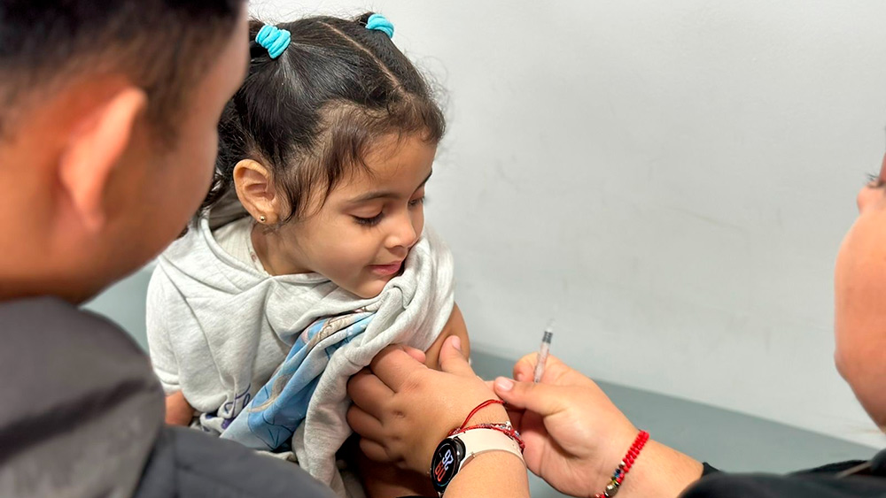 A la fecha en la región, el 56 % de la población de niños y niñas entre los 6 meses y 10 años de edad ha recibido la inmunización.